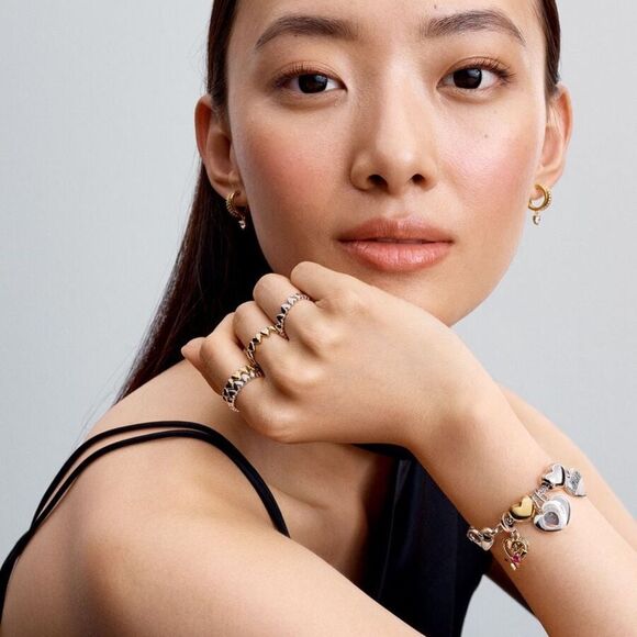 Pandora Rose Gold Heart Ring - Picture 9 of 10